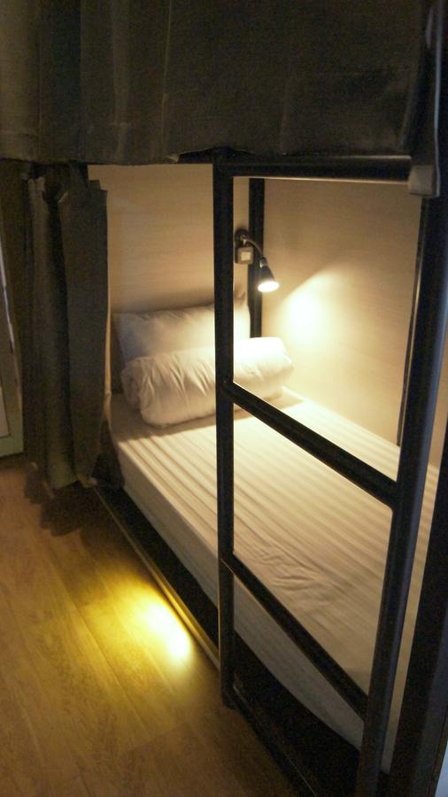 Augusta Hostel Μπανγκόκ Εξωτερικό φωτογραφία